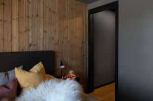Dersom en ønsker å leie ut leiligheten når den ikke brukes selv, kan en om ønskelig inngå avtale med Highland Lodge Hotell som tar seg alt vedr. utleie som booking, utvask og utbetaling til eiers konto. 